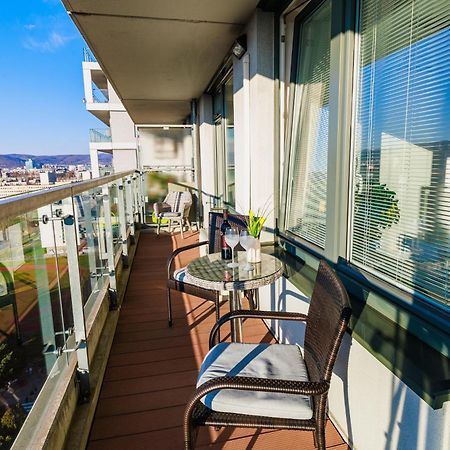 Sunny Apartment With Amazing Terrace On The 13Th Floor Near City Center Братислава Екстериор снимка