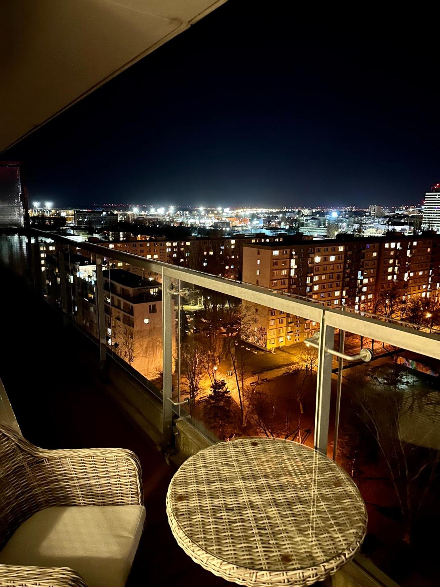 Sunny Apartment With Amazing Terrace On The 13Th Floor Near City Center Братислава Екстериор снимка