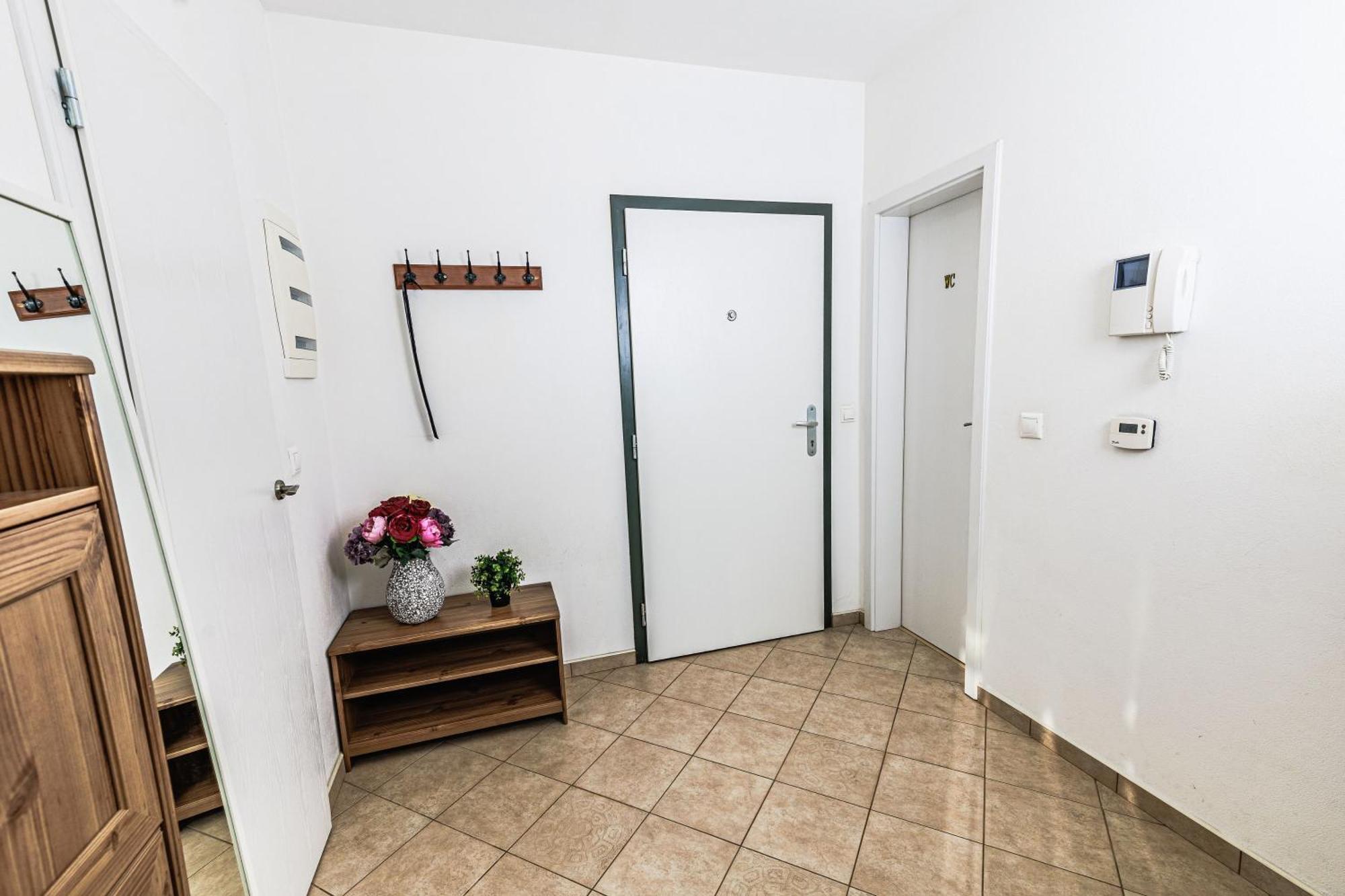 Sunny Apartment With Amazing Terrace On The 13Th Floor Near City Center Братислава Екстериор снимка